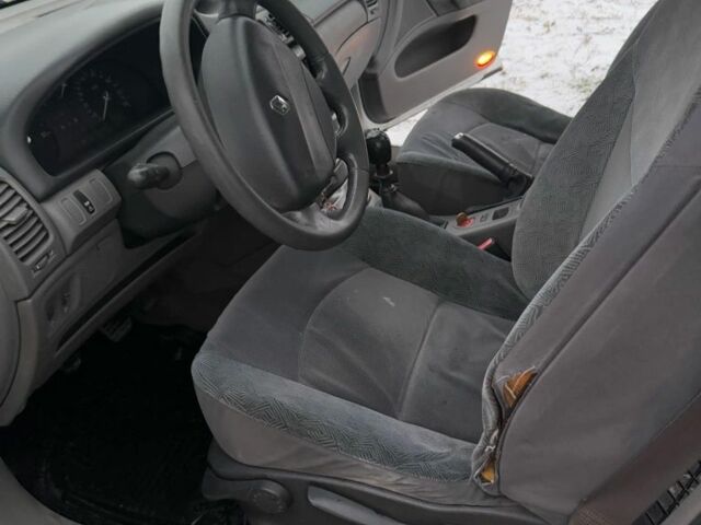 Сірий Рено Лагуна, об'ємом двигуна 1.9 л та пробігом 371 тис. км за 3190 $, фото 17 на Automoto.ua