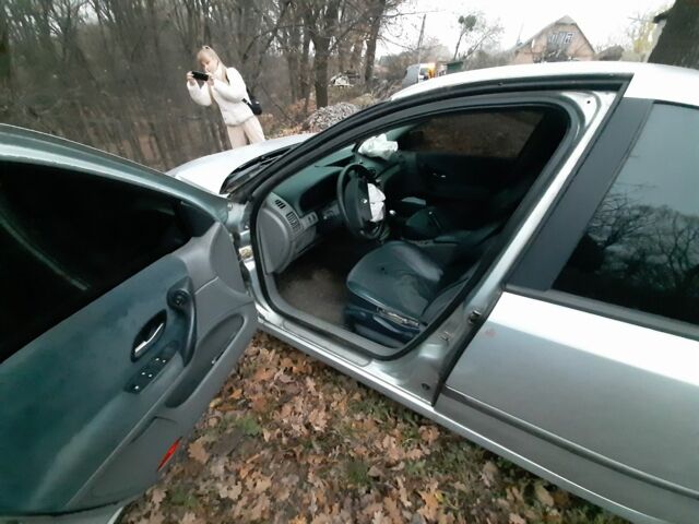 Серый Рено Лагуна, объемом двигателя 0 л и пробегом 324 тыс. км за 1200 $, фото 10 на Automoto.ua