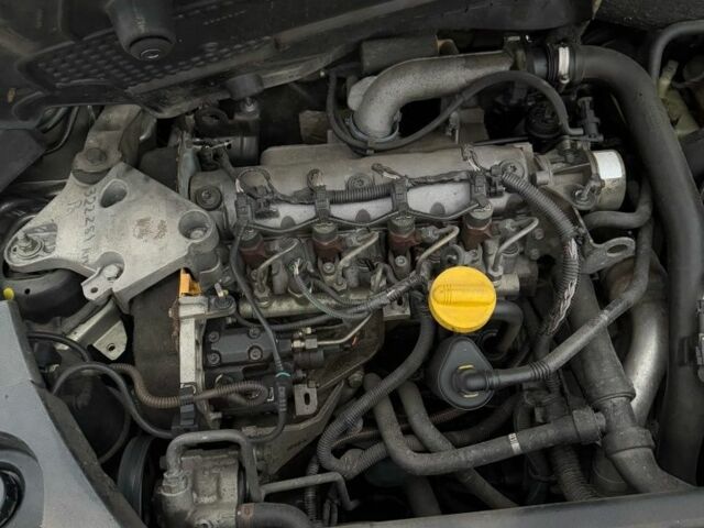 Сірий Рено Лагуна, об'ємом двигуна 1.9 л та пробігом 371 тис. км за 3190 $, фото 4 на Automoto.ua