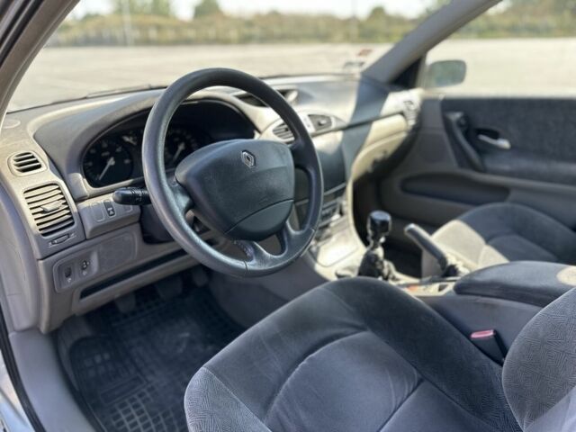 Сірий Рено Лагуна, об'ємом двигуна 1.9 л та пробігом 312 тис. км за 1650 $, фото 9 на Automoto.ua