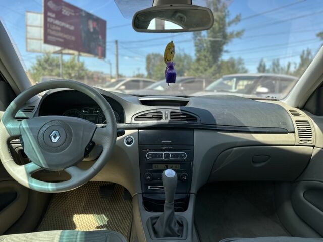 Рено Лагуна 2005 в Кривом Роге на Automoto.ua Серый Рено Лагуна, объемом двигателя 2 л и пробегом 204 тыс. км за 5350 $, фото 7 на Automoto.ua