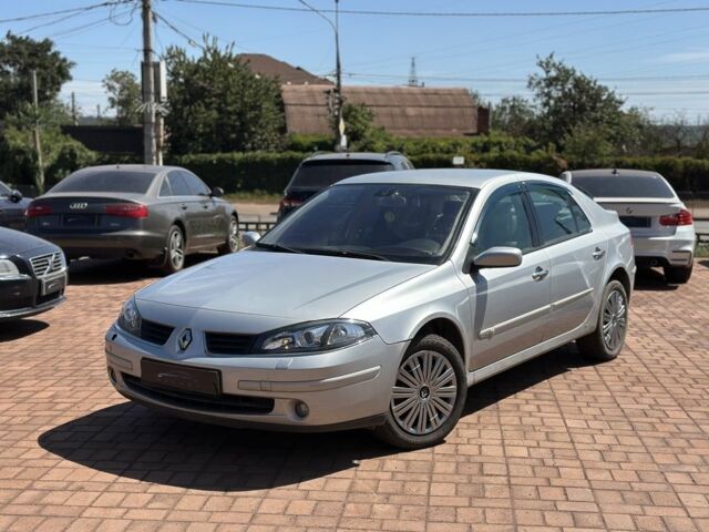 Рено Лагуна 2005 в Кривом Роге на Automoto.ua Серый Рено Лагуна, объемом двигателя 2 л и пробегом 204 тыс. км за 5350 $, фото 1 на Automoto.ua