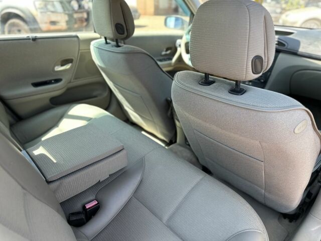 Рено Лагуна 2005 в Кривом Роге на Automoto.ua Серый Рено Лагуна, объемом двигателя 2 л и пробегом 204 тыс. км за 5350 $, фото 4 на Automoto.ua