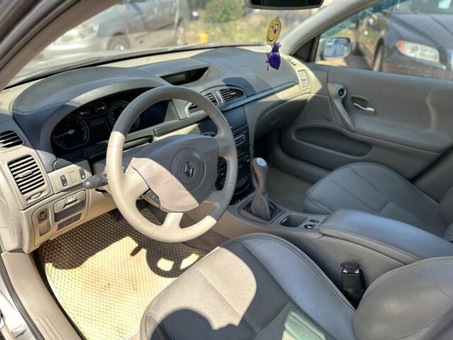 Рено Лагуна 2005 в Кривом Роге на Automoto.ua Серый Рено Лагуна, объемом двигателя 2 л и пробегом 204 тыс. км за 5350 $, фото 6 на Automoto.ua