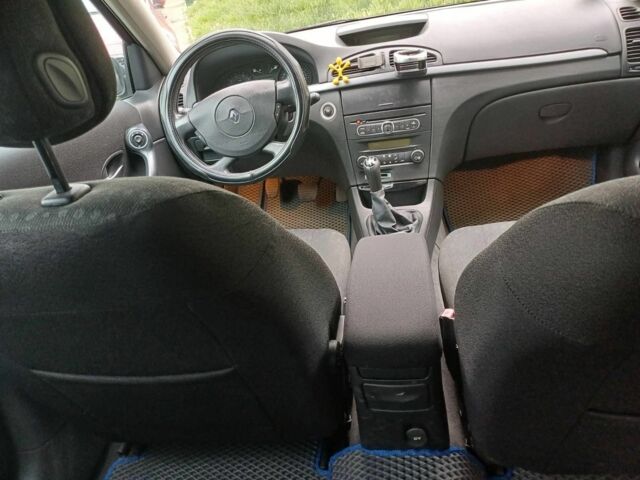 Рено Лагуна 2006 в Львове на Automoto.ua Серый Рено Лагуна, объемом двигателя 2 л и пробегом 122 тыс. км за 5254 $, фото 9 на Automoto.ua