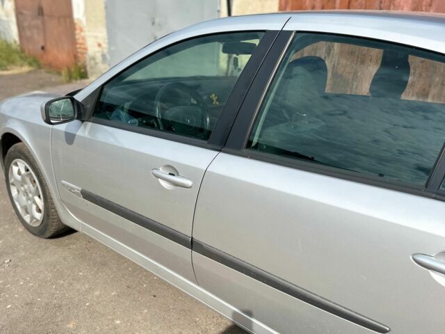 Рено Лагуна 2006 в Львове на Automoto.ua Серый Рено Лагуна, объемом двигателя 2 л и пробегом 122 тыс. км за 5254 $, фото 4 на Automoto.ua