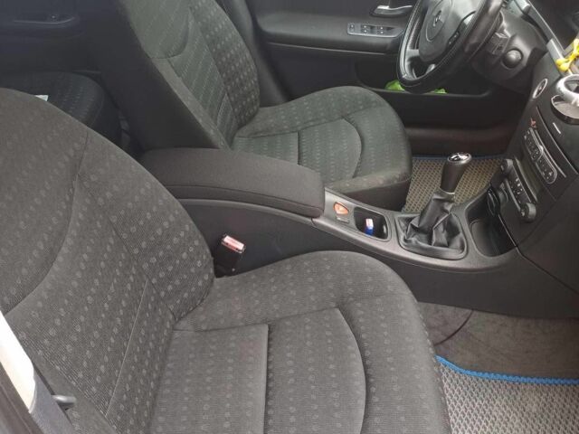 Рено Лагуна 2006 в Львове на Automoto.ua Серый Рено Лагуна, объемом двигателя 2 л и пробегом 122 тыс. км за 5254 $, фото 10 на Automoto.ua