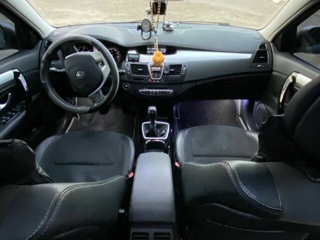 Сірий Рено Лагуна, об'ємом двигуна 2 л та пробігом 250 тис. км за 6100 $, фото 7 на Automoto.ua