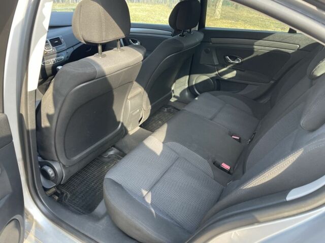 Сірий Рено Лагуна, об'ємом двигуна 1.5 л та пробігом 246 тис. км за 4550 $, фото 8 на Automoto.ua