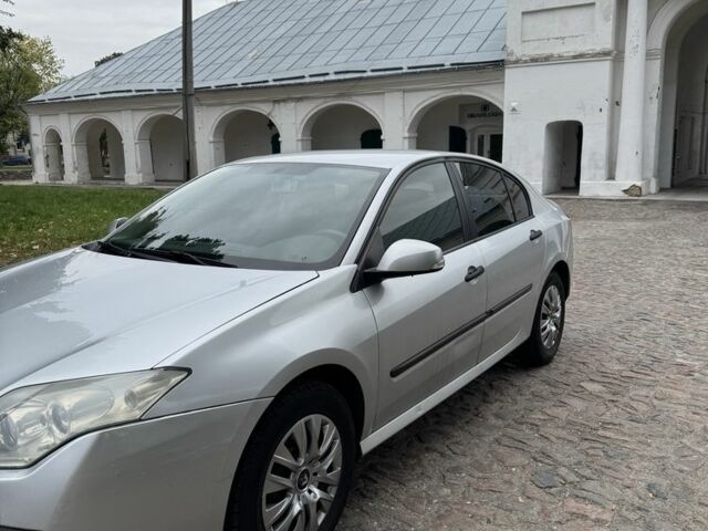 Серый Рено Лагуна, объемом двигателя 1.5 л и пробегом 355 тыс. км за 3999 $, фото 3 на Automoto.ua