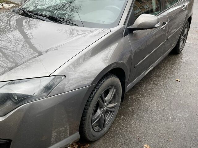 Серый Рено Лагуна, объемом двигателя 1.5 л и пробегом 370 тыс. км за 6000 $, фото 2 на Automoto.ua