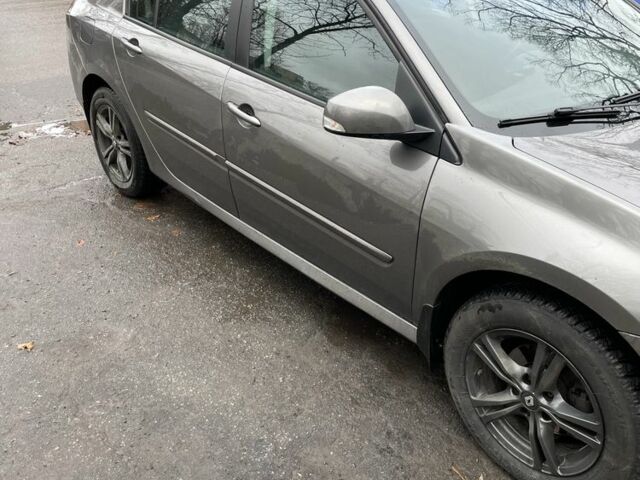 Серый Рено Лагуна, объемом двигателя 1.5 л и пробегом 370 тыс. км за 6000 $, фото 8 на Automoto.ua