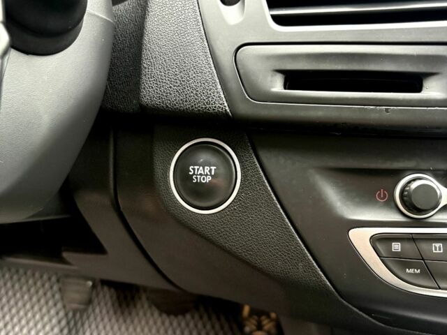 Серый Рено Лагуна, объемом двигателя 0 л и пробегом 240 тыс. км за 5999 $, фото 6 на Automoto.ua