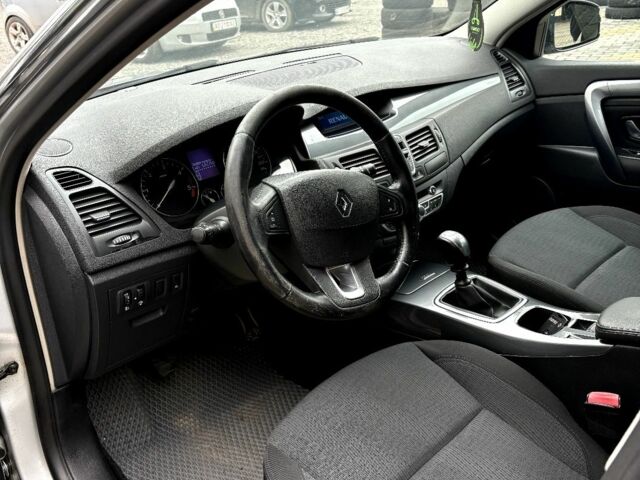 Серый Рено Лагуна, объемом двигателя 0 л и пробегом 240 тыс. км за 5999 $, фото 8 на Automoto.ua