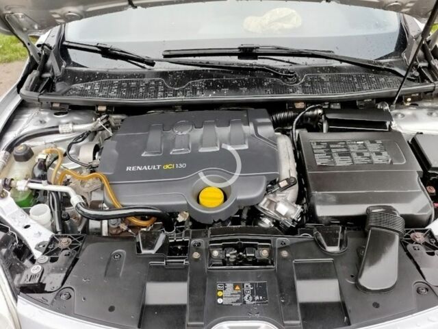 Рено Лагуна 2010 у Коломые на Automoto.ua Сірий Рено Лагуна, об'ємом двигуна 1.9 л та пробігом 237 тис. км за 5800 $, фото 7 на Automoto.ua
