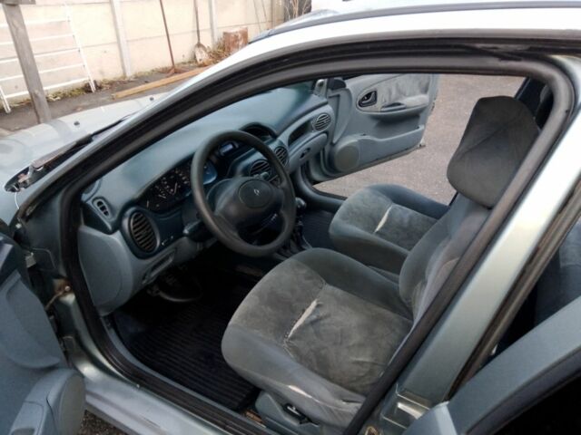 Серый Рено Лагуна, объемом двигателя 1.6 л и пробегом 333 тыс. км за 1000 $, фото 4 на Automoto.ua