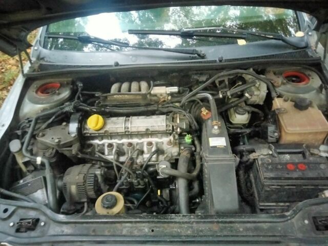 Серый Рено Лагуна, объемом двигателя 0 л и пробегом 135 тыс. км за 750 $, фото 8 на Automoto.ua