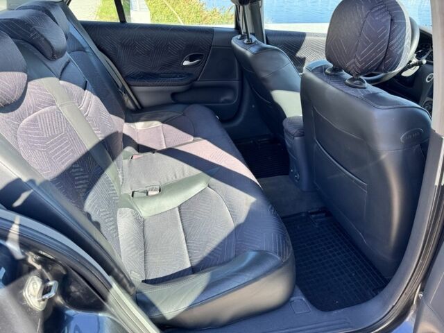 Серый Рено Лагуна, объемом двигателя 2 л и пробегом 250 тыс. км за 2300 $, фото 15 на Automoto.ua