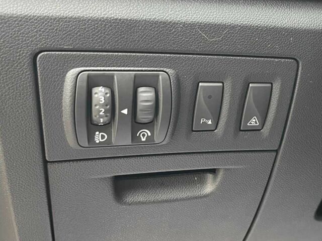 Серый Рено Лагуна, объемом двигателя 2 л и пробегом 227 тыс. км за 5550 $, фото 13 на Automoto.ua