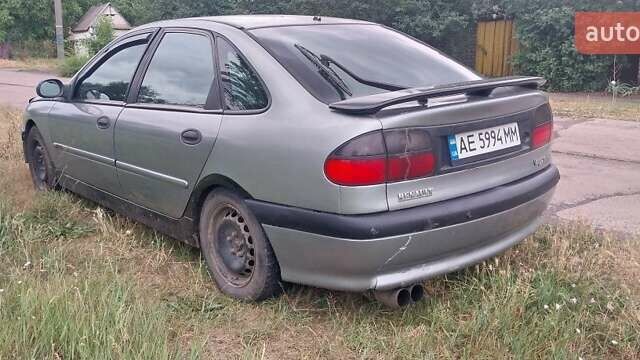 Серый Рено Лагуна, объемом двигателя 2.9 л и пробегом 450 тыс. км за 2500 $, фото 2 на Automoto.ua