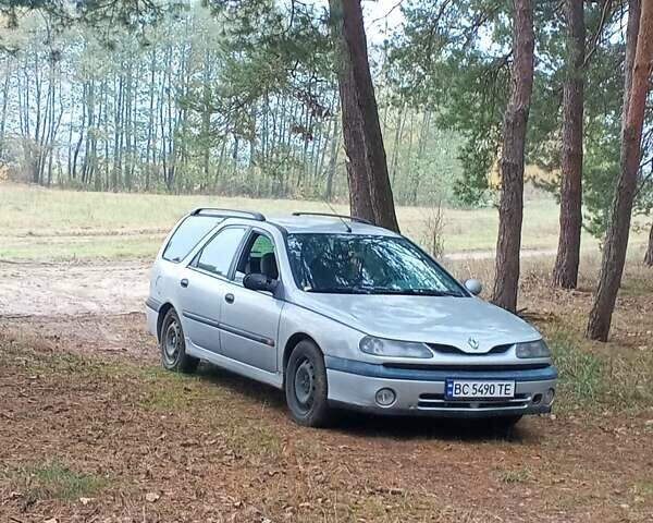 Серый Рено Лагуна, объемом двигателя 1.6 л и пробегом 325 тыс. км за 1700 $, фото 1 на Automoto.ua