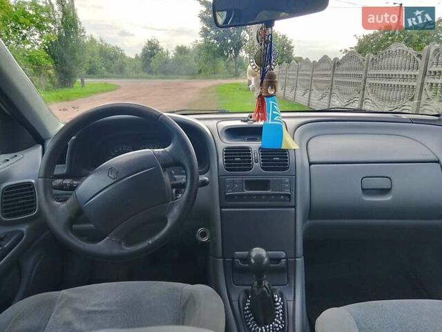 Сірий Рено Лагуна, об'ємом двигуна 1.6 л та пробігом 214 тис. км за 3700 $, фото 4 на Automoto.ua
