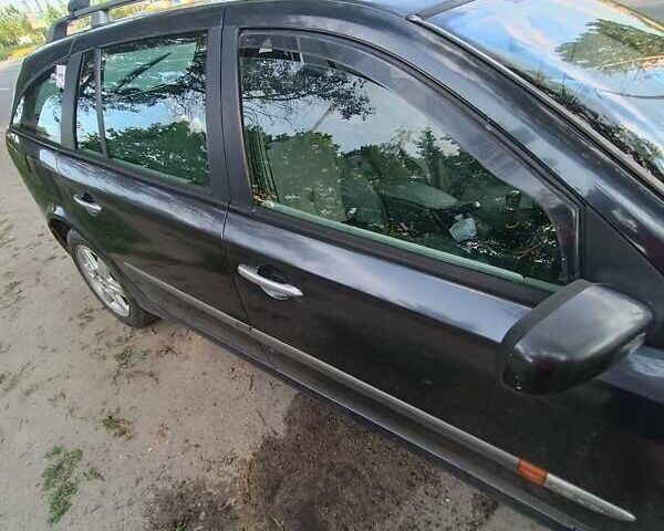 Серый Рено Лагуна, объемом двигателя 1.9 л и пробегом 350 тыс. км за 2900 $, фото 5 на Automoto.ua