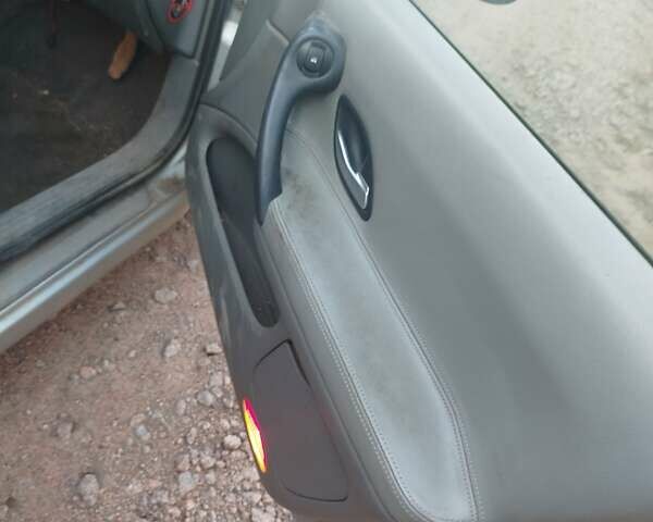 Сірий Рено Лагуна, об'ємом двигуна 0 л та пробігом 400 тис. км за 720 $, фото 8 на Automoto.ua