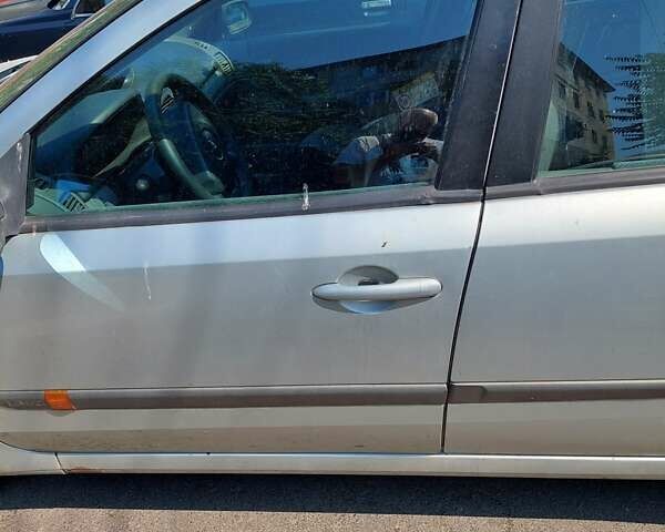 Серый Рено Лагуна, объемом двигателя 1.9 л и пробегом 35 тыс. км за 2800 $, фото 9 на Automoto.ua