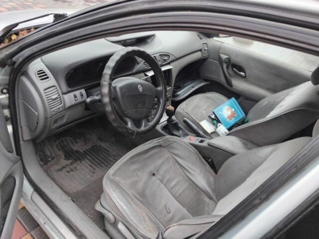 Серый Рено Лагуна, объемом двигателя 1.9 л и пробегом 340 тыс. км за 1000 $, фото 4 на Automoto.ua