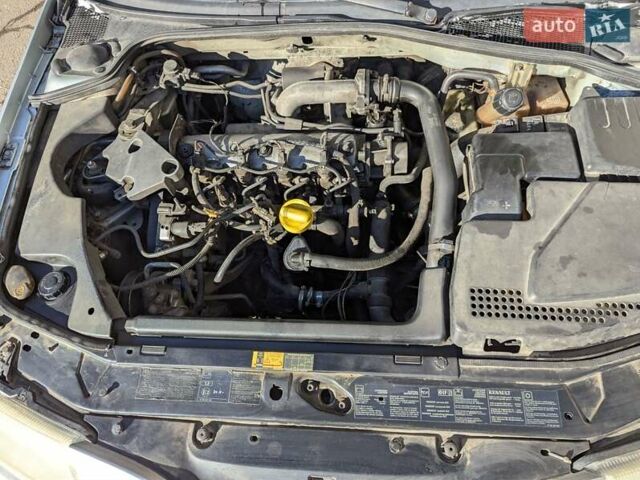 Серый Рено Лагуна, объемом двигателя 1.9 л и пробегом 571 тыс. км за 2000 $, фото 15 на Automoto.ua