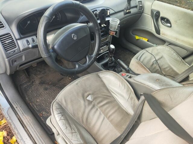 Серый Рено Лагуна, объемом двигателя 1.9 л и пробегом 390 тыс. км за 2600 $, фото 5 на Automoto.ua