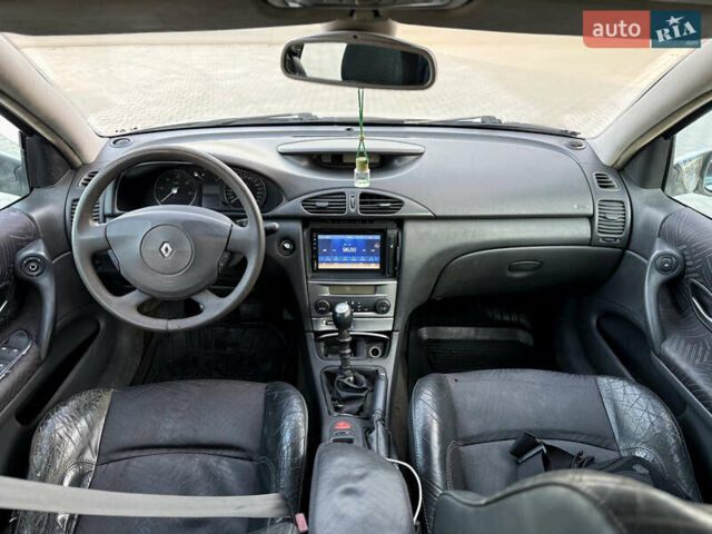 Серый Рено Лагуна, объемом двигателя 1.9 л и пробегом 300 тыс. км за 2200 $, фото 12 на Automoto.ua