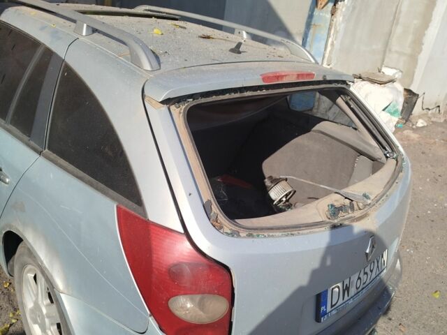 Сірий Рено Лагуна, об'ємом двигуна 0 л та пробігом 400 тис. км за 834 $, фото 19 на Automoto.ua