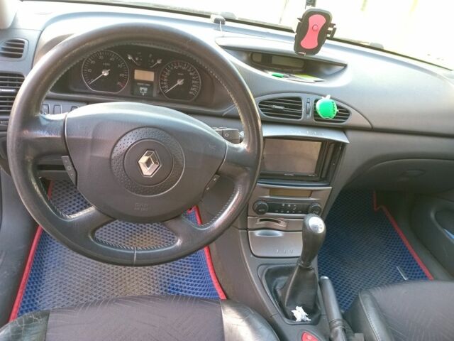 Серый Рено Лагуна, объемом двигателя 1.8 л и пробегом 270 тыс. км за 3800 $, фото 2 на Automoto.ua