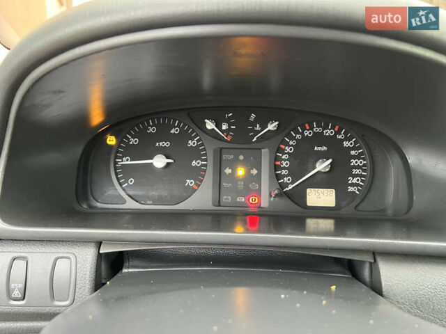 Серый Рено Лагуна, объемом двигателя 1.6 л и пробегом 275 тыс. км за 3500 $, фото 9 на Automoto.ua