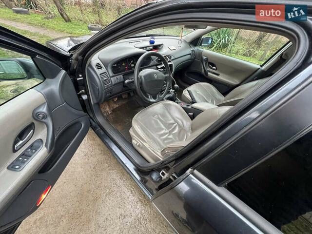 Серый Рено Лагуна, объемом двигателя 1.6 л и пробегом 275 тыс. км за 3500 $, фото 10 на Automoto.ua