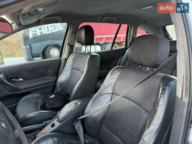 Серый Рено Лагуна, объемом двигателя 1.9 л и пробегом 300 тыс. км за 2200 $, фото 17 на Automoto.ua