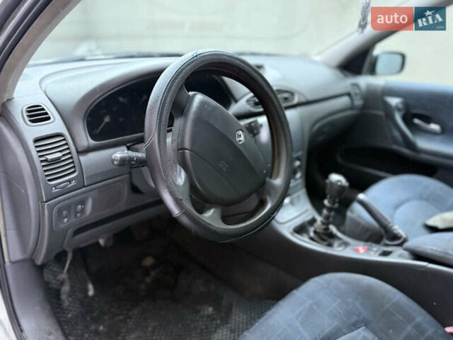 Серый Рено Лагуна, объемом двигателя 1.9 л и пробегом 300 тыс. км за 2300 $, фото 10 на Automoto.ua