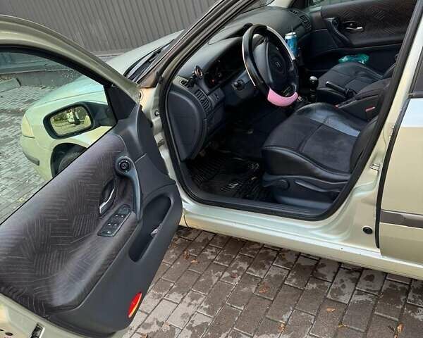 Рено Лагуна 2001 в Тернополе на Automoto.ua Серый Рено Лагуна, объемом двигателя 1.9 л и пробегом 293 тыс. км за 3333 $, фото 10 на Automoto.ua