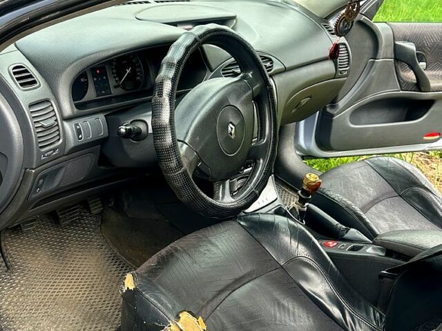 Сірий Рено Лагуна, об'ємом двигуна 1.9 л та пробігом 374 тис. км за 1800 $, фото 3 на Automoto.ua