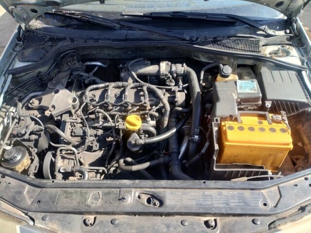 Серый Рено Лагуна, объемом двигателя 0 л и пробегом 211 тыс. км за 1400 $, фото 6 на Automoto.ua