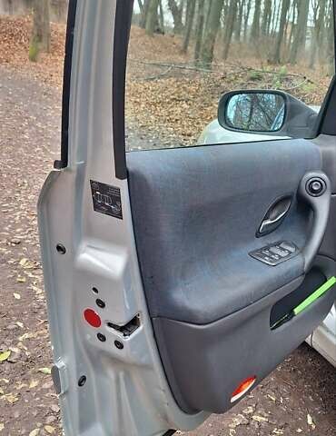 Сірий Рено Лагуна, об'ємом двигуна 1.6 л та пробігом 298 тис. км за 3400 $, фото 7 на Automoto.ua