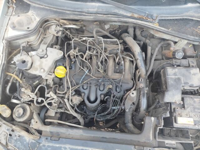 Сірий Рено Лагуна, об'ємом двигуна 0 л та пробігом 400 тис. км за 834 $, фото 16 на Automoto.ua