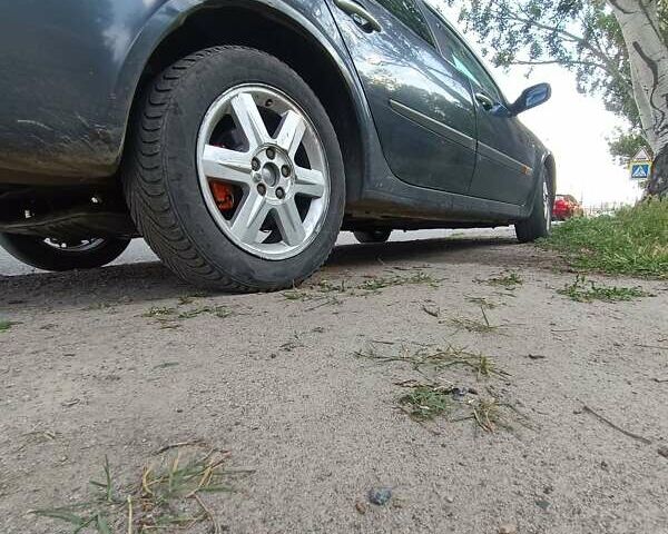 Серый Рено Лагуна, объемом двигателя 1.9 л и пробегом 350 тыс. км за 2900 $, фото 11 на Automoto.ua