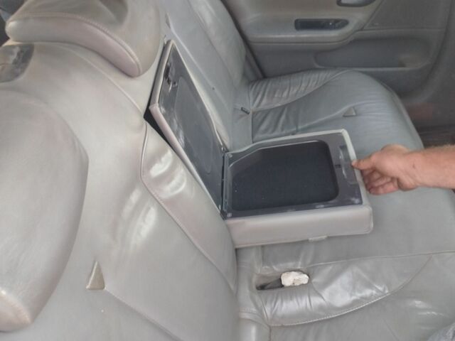 Сірий Рено Лагуна, об'ємом двигуна 0 л та пробігом 400 тис. км за 834 $, фото 10 на Automoto.ua