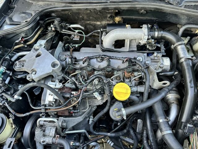 Серый Рено Лагуна, объемом двигателя 1.9 л и пробегом 420 тыс. км за 2650 $, фото 7 на Automoto.ua