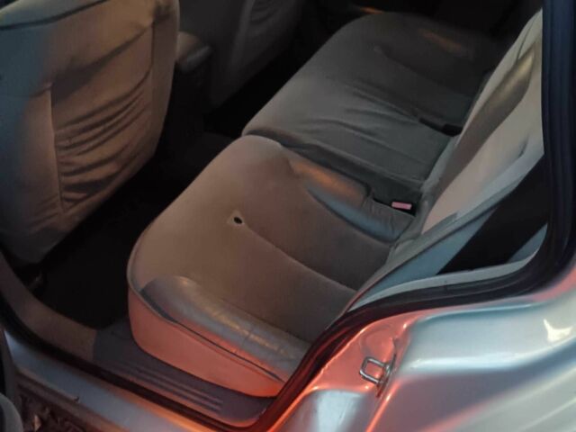 Серый Рено Лагуна, объемом двигателя 1.8 л и пробегом 350 тыс. км за 2200 $, фото 5 на Automoto.ua