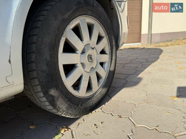 Серый Рено Лагуна, объемом двигателя 2 л и пробегом 555 тыс. км за 2250 $, фото 16 на Automoto.ua