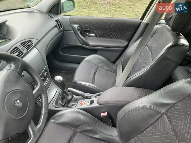 Сірий Рено Лагуна, об'ємом двигуна 1.78 л та пробігом 162 тис. км за 2750 $, фото 7 на Automoto.ua